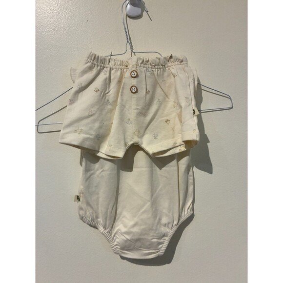 NWT Easy Peasy Cream Bodysuit & Shorts Outfit - 3M - Picture 2 of 3